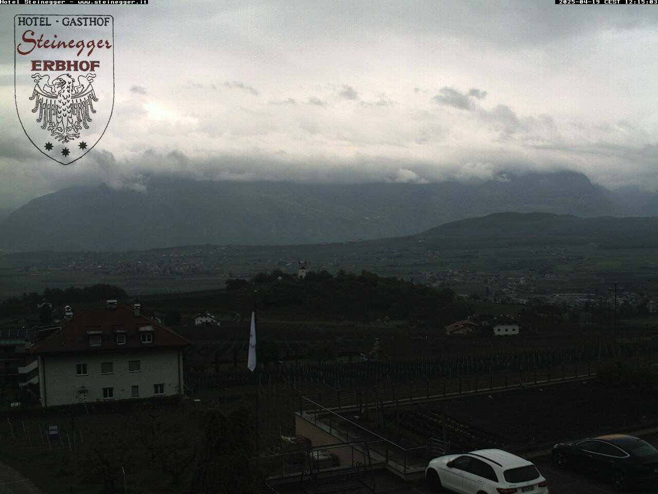 immagine della webcam nei dintorni di Altopiano di Renon: webcam Appiano sulla Strada del Vino